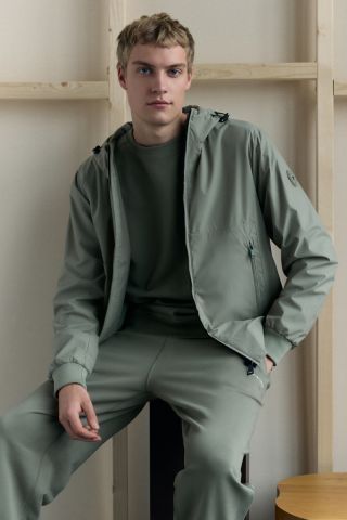 HOODED FOUR WAY STRETCH JACKET